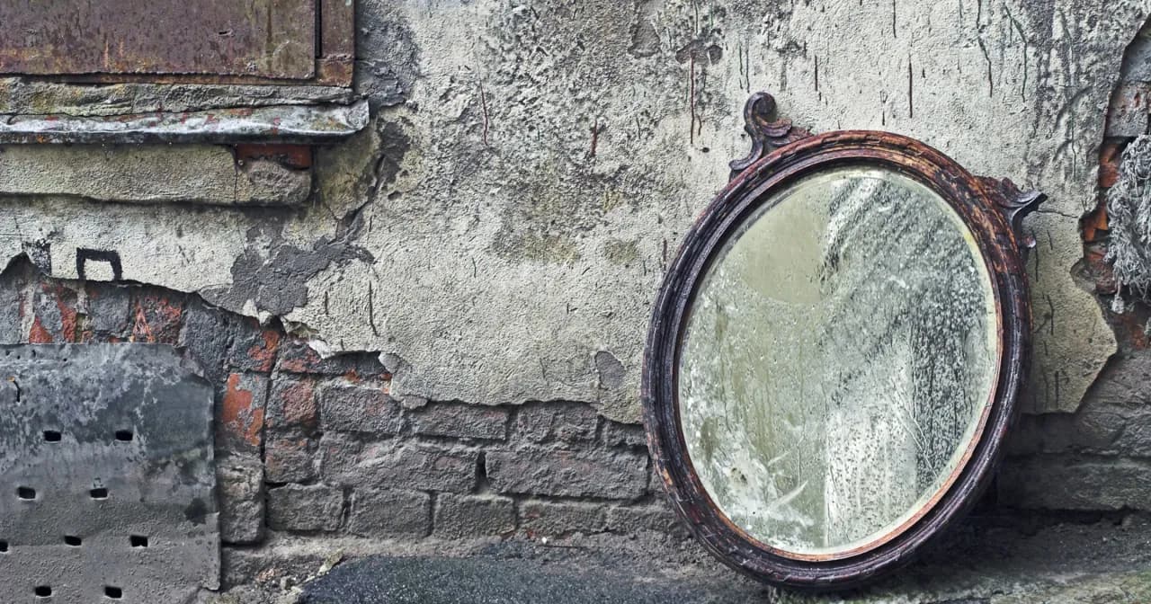 Utylizacja luster: Nie do szkła! Gdzie wyrzucić małe i duże?